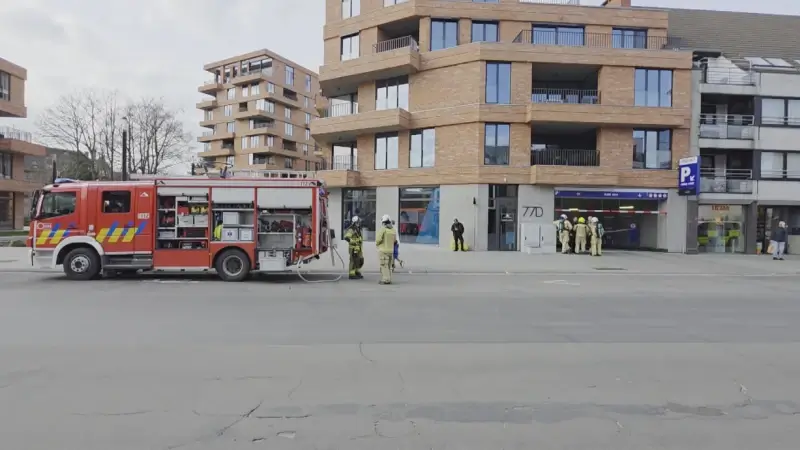 Brandweer pakt lek aan in parkeergarage aan Oude Vest in Dendermonde