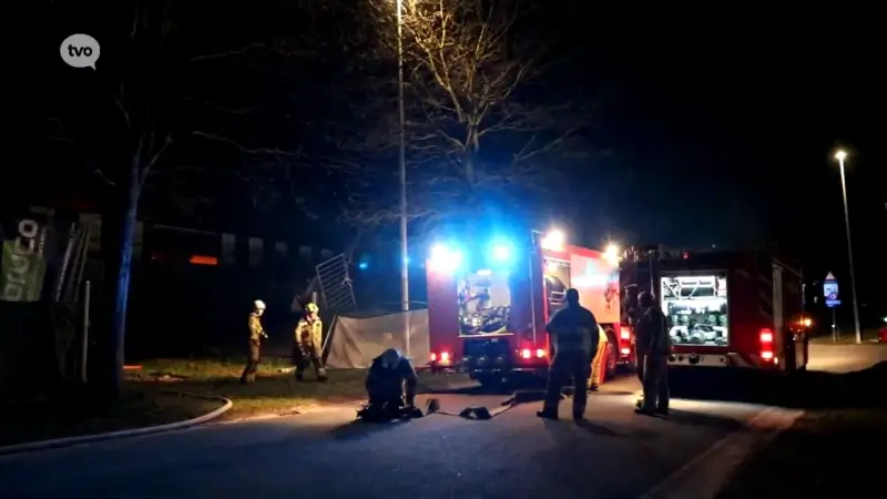 Evacuaties uit scholen en bedrijven bij zware industriebrand in Hamme