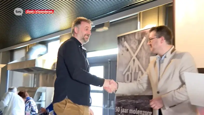 Diploma overhandigd aan 38 meester-molenaars: "Dat beweegt, dat herleeft, dat geeft mij een goed gevoel"