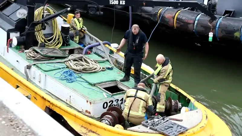 Hoofdafbeelding voor artikel Sleepboot maakt water nabij…