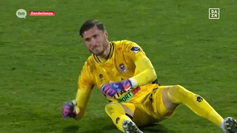 Doelman Gallon pakt penalty's, maar FCV Dender verliest match 2 in relegation play-offs