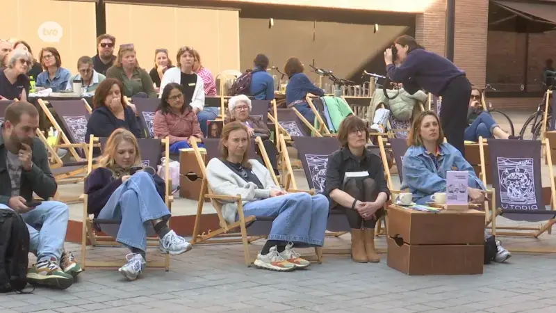 Hoofdafbeelding voor artikel Vlaanderenleestdag: minister-president…