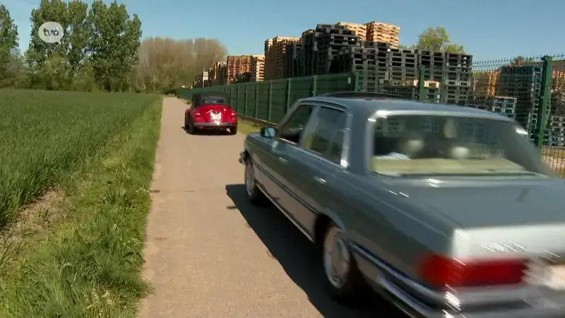 Oldtimerritten trakteren WZC-bewoners in Moerzeke op namiddag vol plezier