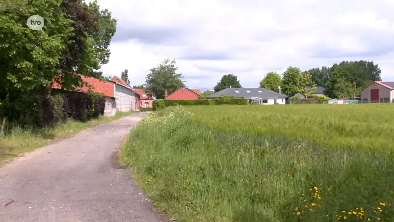 Politie valt oude varkensstal binnen in Sint-Gillis-Waas in kader van gerechtelijk onderzoek