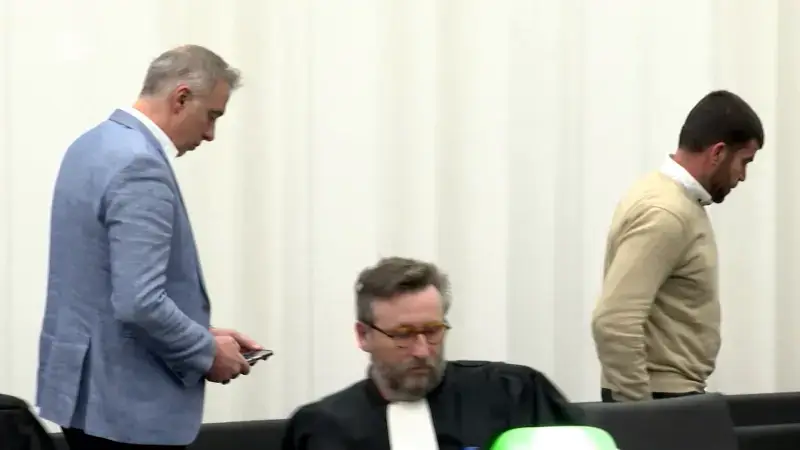 Hoofdafbeelding voor artikel Man die vrouw en zoontje om…