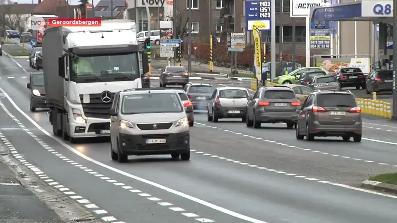 Tweetal weken werken aan Astridlaan in Geraardsbergen: asfaltlaag op fietspad wordt hersteld