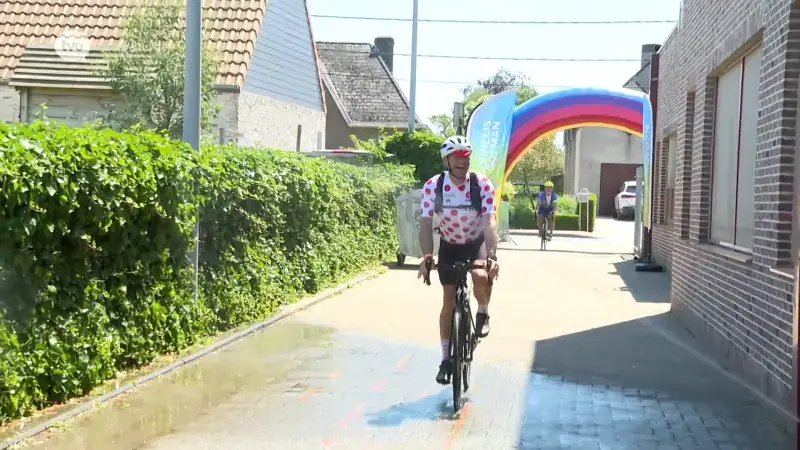 1000 deelnemers fietsen ten voordele van Stop Alzheimer op 12de Lucien Van Impe Classic