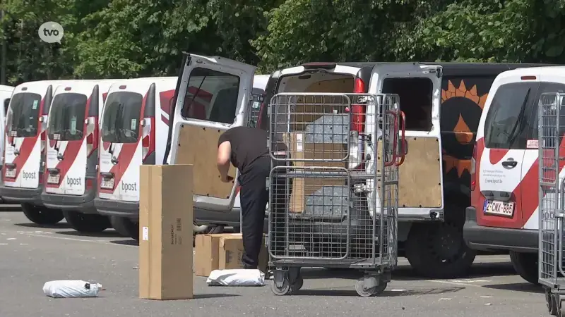 Niet-dringende post kan later toekomen: "Sommige postbodes hebben geen airconditioning in de auto"