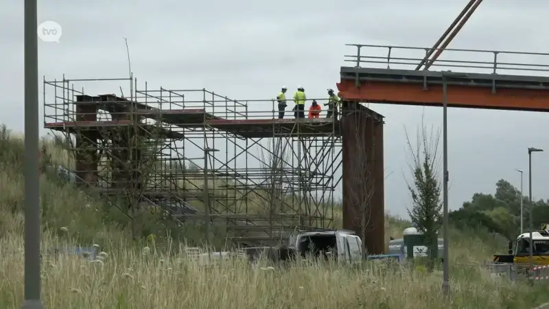 Bouw gestart van werfbrug over E34 aan 3M in Zwijndrecht voor grondverzet PFAS-sanering
