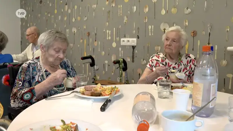 Hoofdafbeelding voor artikel Honderdjarige zussen Elza…