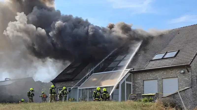 Hoofdafbeelding voor artikel Zware brand treft woning van…