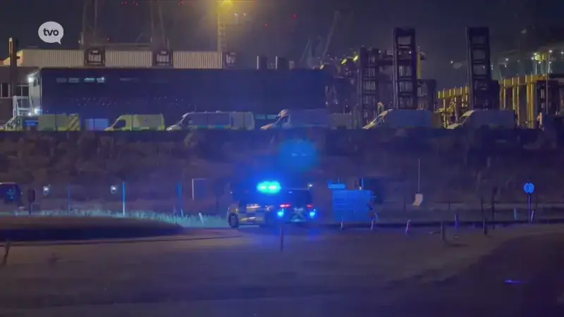 Incident Waaslandhaven: Container op schip lekt chemische stof, aantal werknemers onwel geworden