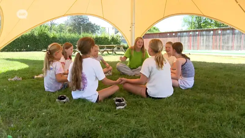 Hoofdafbeelding voor artikel Jeugdkamporganisatoren springen…