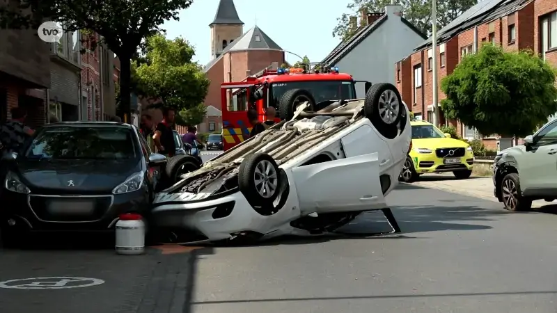 Bestuurder zwaargewond nadat auto over de kop gaat in Kieldrecht