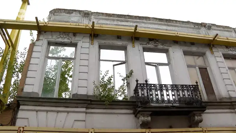 Veiligheid niet gegarandeerd: beschermde gevel in Sint-Niklaas wordt afgebroken