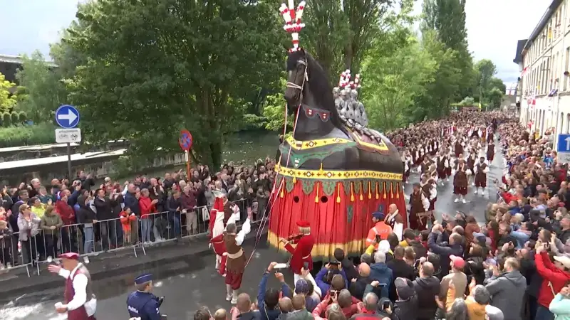 Hoofdafbeelding voor artikel Nieuwe datum voor Ros Beiaardommegang…