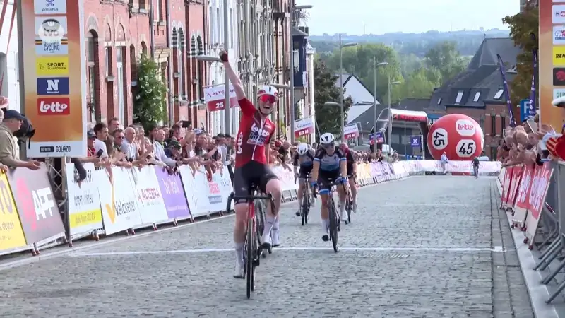 Duitse Linda Riedmann wint eerste editie van Altebra MuurClassic Women