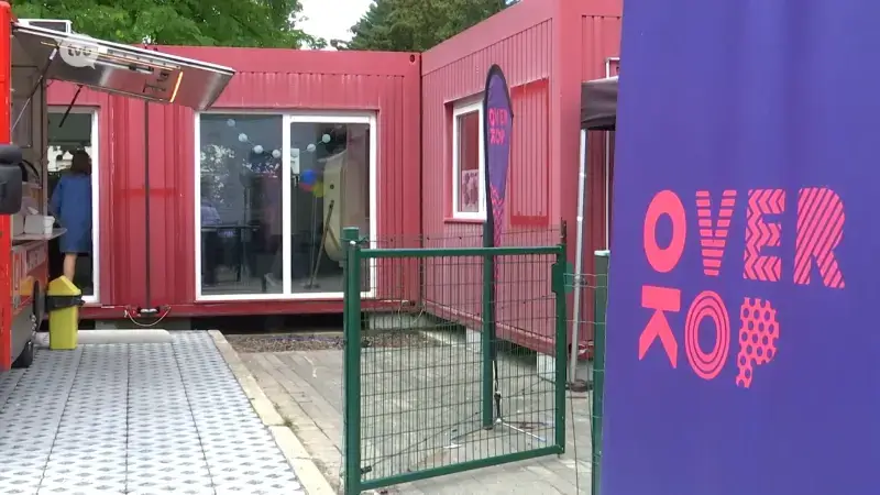 Hoofdafbeelding voor artikel OverKop-huis opent nu ook…