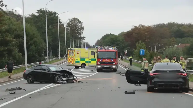 Hoofdafbeelding voor artikel Straatrace tussen twee voertuigen…