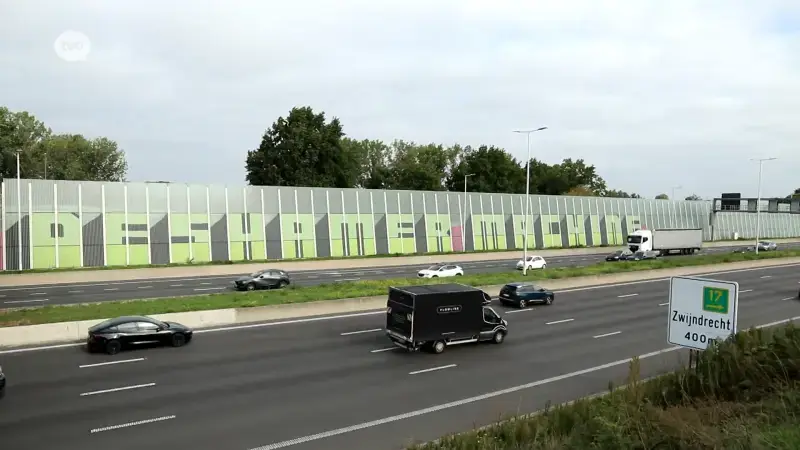 Hoofdafbeelding voor artikel Opvallende graffititekst op…