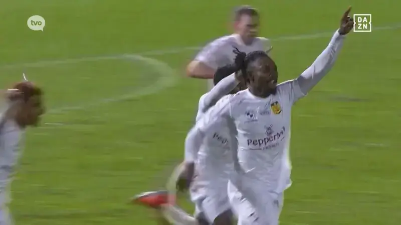 Hoofdafbeelding voor artikel Victor Olatunji sleept punt…