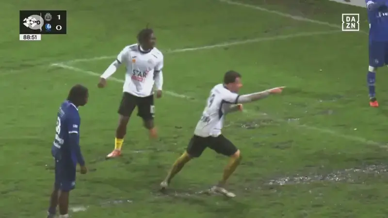 Hoofdafbeelding voor artikel Lokeren wint simpel met 2-0…