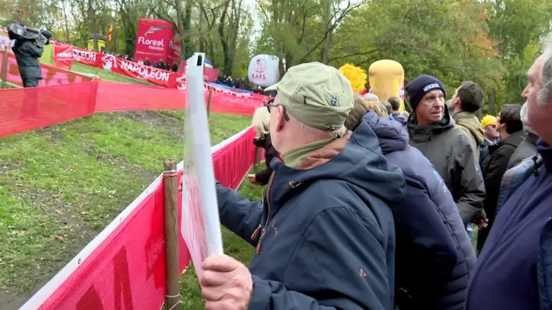 Zo'n 7.000 wielerfans genieten van de Rapencross in Lokeren