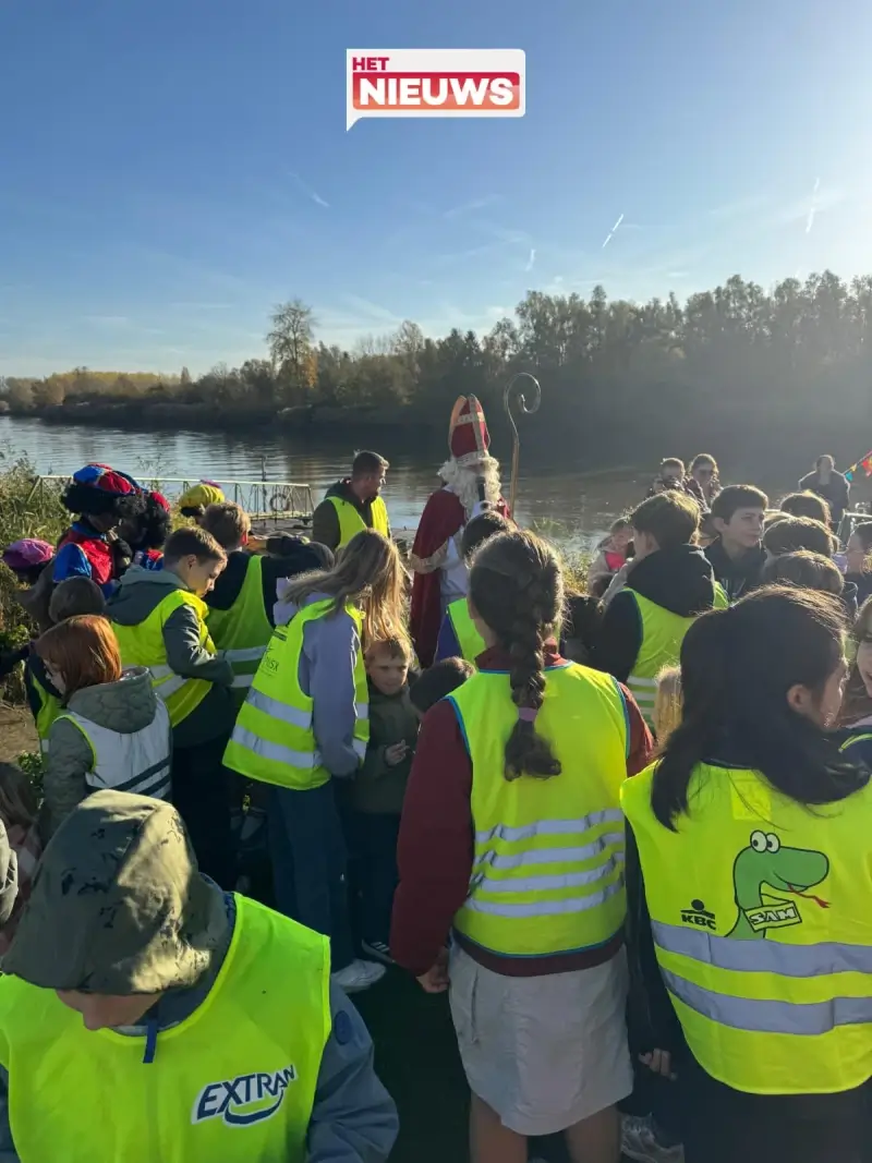 Sint-Maarten komt aan met de boot in Zele: "Geen stoute kinderen hier, enkel deugnieten"